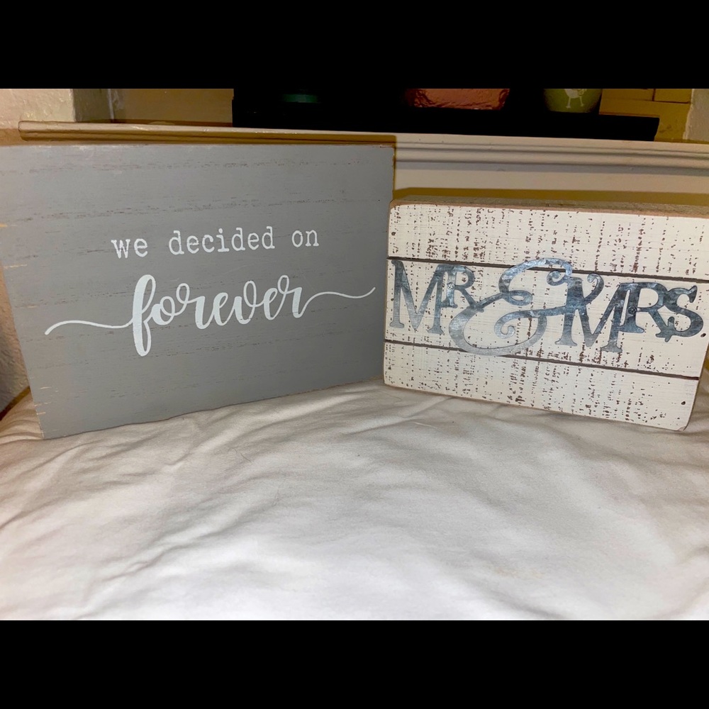 Table signs